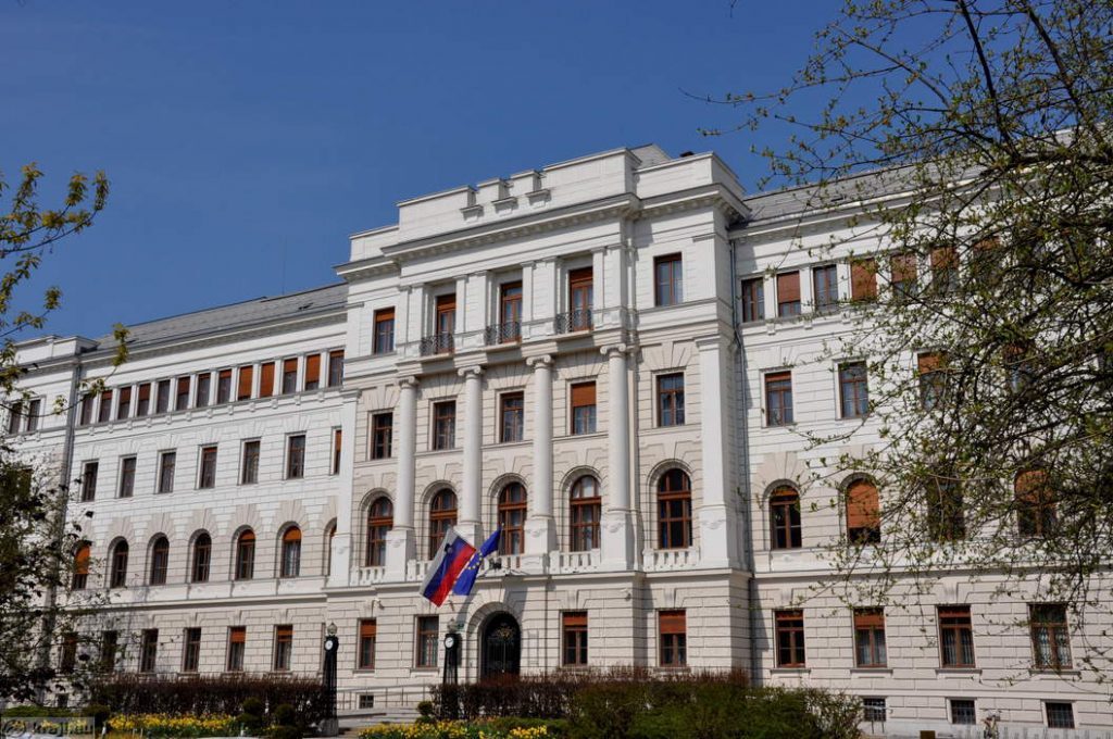 Eslovenia: el TS falla contra los afectados de hipoteca en divisas 1 Tribunal Supremo de Eslovenia