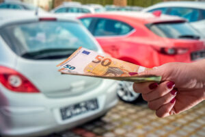 ¿Has empeñado tu coche? Reclama y recupera hasta 16.000€